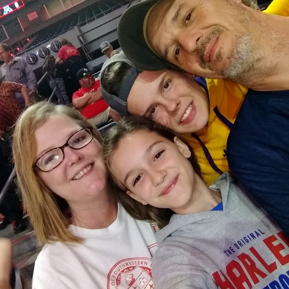 Meet your Posher, Jennifer - Picture 1 of 1